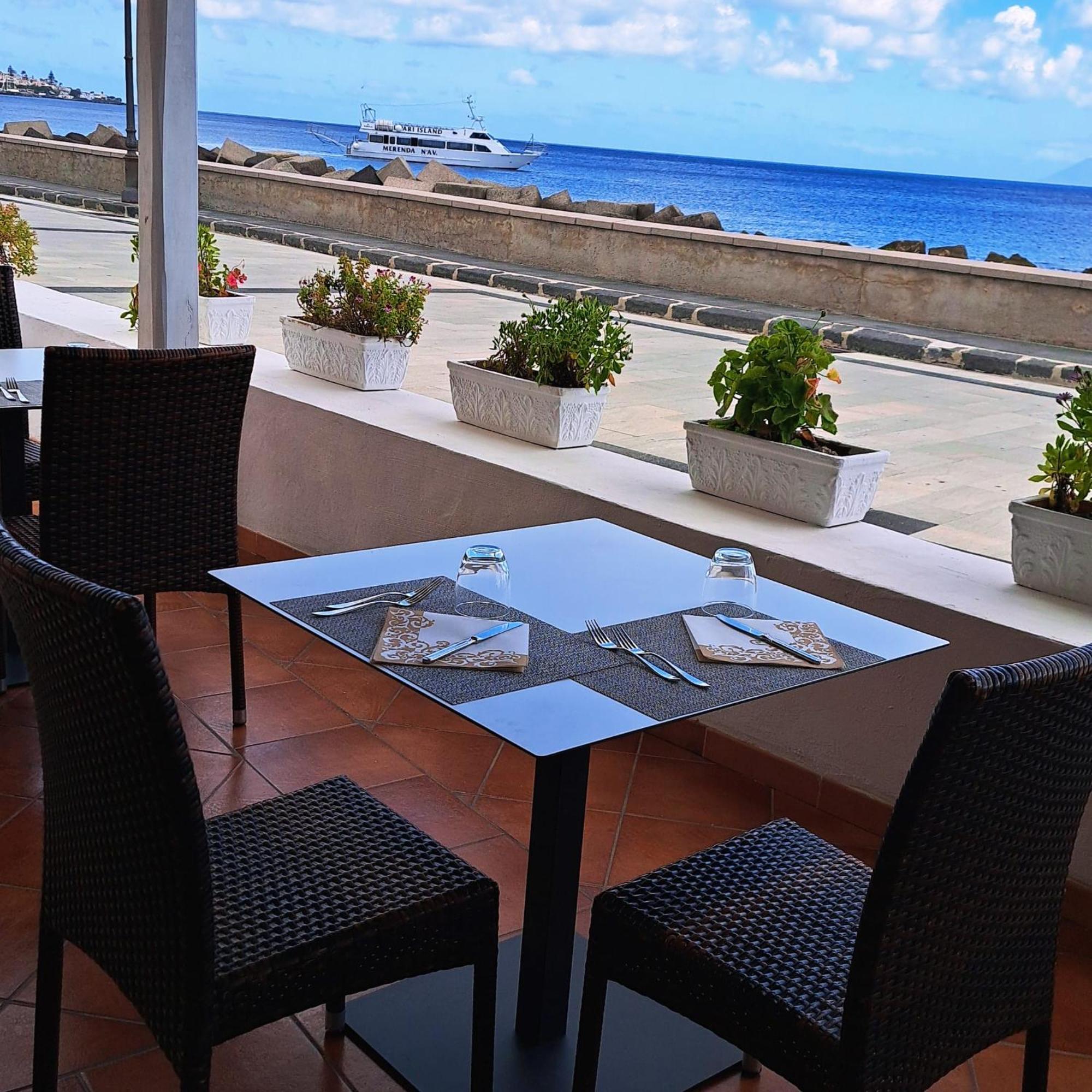 Hotel Il Delfino Santa Marina Salina Exteriér fotografie